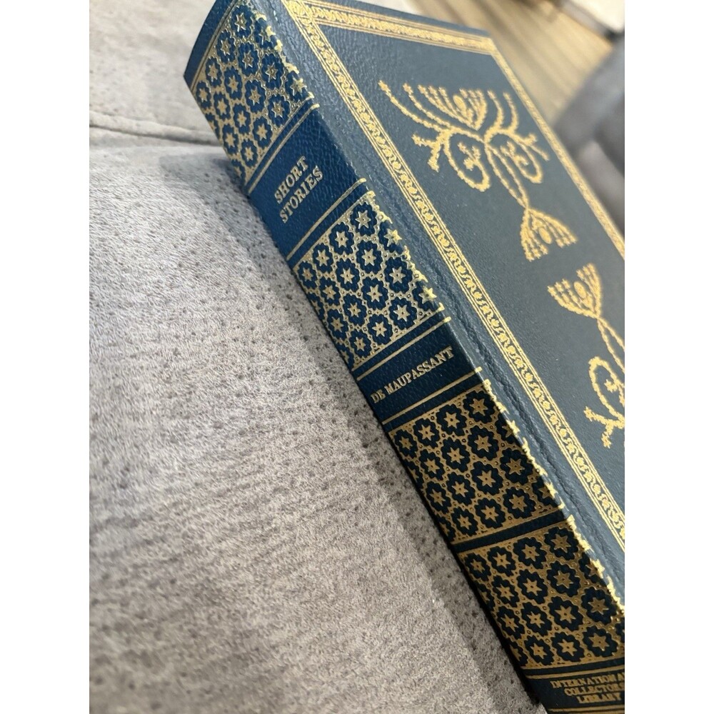 Complete Short Stories of Guy de Maupassant International Collectors Library
